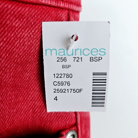 Maurices High Rise Red Button Fly Fray 3.5in Shorts NWT - Picture 4 of 12